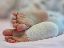 Sadis! Bocah 3 Tahun Dianiaya hingga Tak sadarkan Diri, 3 Pelaku Dibekuk