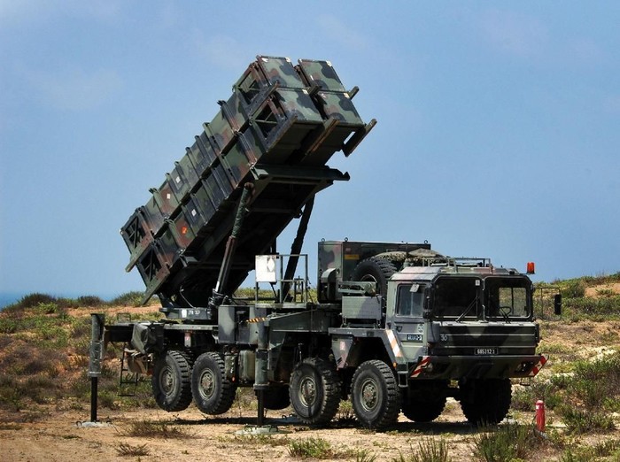 ISRAEL - JULY 30:  An Israeli army Patriot missile battery is deployed July 30, 2006 at an unidentified base in central Israel. Israel deployed the anti-missile missiles as its conflict with Hezbollah militants in Lebanon nears the end of its third week.  (Photo by Shaul Schwarz/Getty Images)