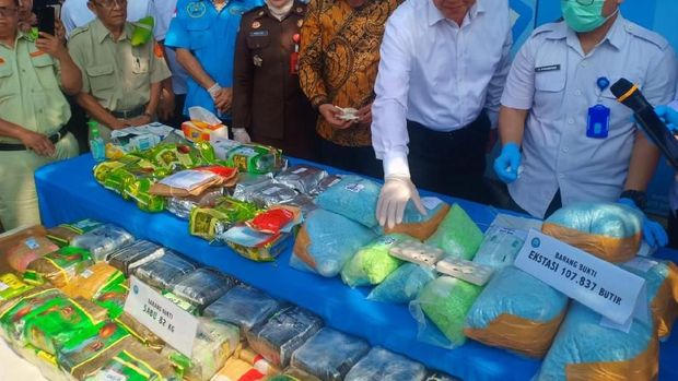 BNN Musnahkan 82 Kg Sabu dan 100 Ribu Pil Ekstasi
