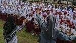 Ribuan Siswa SD di Tasikmalaya Peringati Hari Angklung Sedunia
