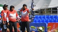 Sri tampil bersama Triya Adriyani dan Yurike Pereira dalam final compound putri di Parade Ground, Clark, Senin (9/12/2019).
