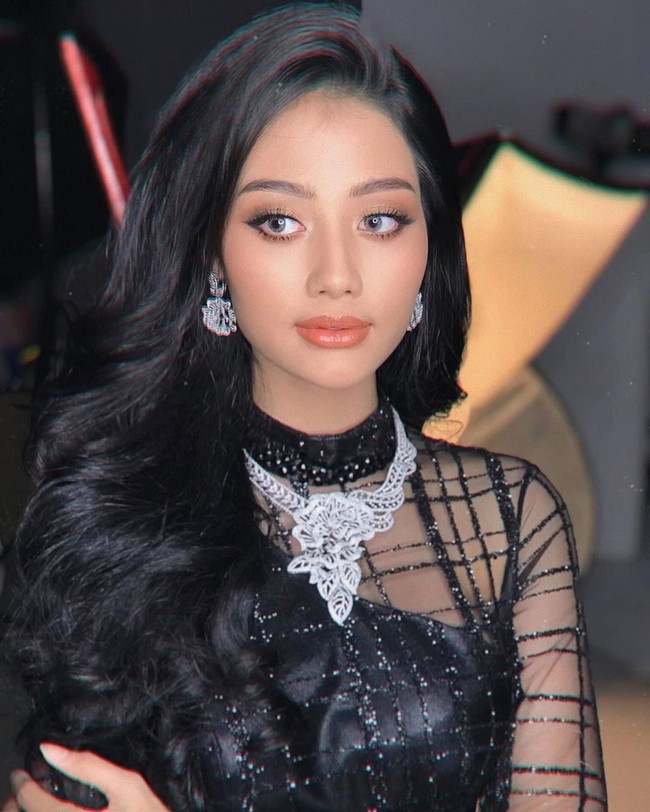 Swe Zin mengaku bahwa kebanyakan orang Myanmar belum bisa menerima tentang LGBTQ. Swe Zin mengaku ingin lebih menyuarakan tentang keberadaan kaum LGBT agar bisa lebih diterima di masyarakat.  Foto: dok. Instagram @missuniversemyanmar