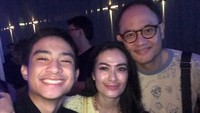 Dari pernikahannya dengan Satrio, Iis memiliki satu orang anak yakni Devano Danendra. Dok. Instagram/isdadahlia