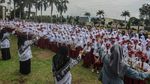 Ribuan Siswa SD di Tasikmalaya Peringati Hari Angklung Sedunia