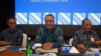 Ada sejumlah strategi yang akan dilakukan Royke untuk peningkatan bisnis perseroan ke depan. Misalnya dengan memperkuat wholesale dan ritel banking.