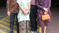Pria kelahiran 1971 ini menikahi Iis tahun 2001. Ia dikaruniai anak laki-laki, Devano dan menjadi ayah sambung untuk anak perempuan Iis yaitu Salshadilla Juwita. Foto: Instagram isdadahlia