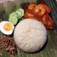 Tipu Netizen, Video Makan Nasi Bungkus Ditemani Hantu Ini Bikin Ngakak