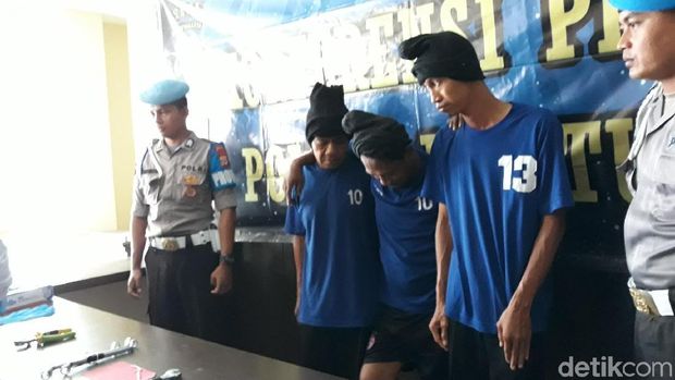 Kawanan pencurian traktor di Bantul. 