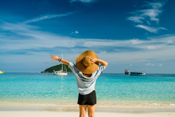 Peringkat ke delapan ada Phuket di Thailand. Phuket merupakan salah satu wisata yang sangat populer di Thailand, terletak sekitar 862 kilometer dari selatan Bangkok yang dikenali dari pegunungan berhutan rimbun, pantai-pantai yang menakjubkan, serta perairan yang biru kehijauan. Phuket disebut sebagai Bali nya di Negara Thailand. iStock  Peringkat ke delapan ada Phuket di Thailand. Phuket merupakan salah satu wisata yang sangat populer di Thailand, terletak sekitar 862 kilometer dari selatan Bangkok yang dikenali dari pegunungan berhutan rimbun, pantai-pantai yang menakjubkan, serta perairan yang biru kehijauan. Phuket disebut sebagai Bali nya di Negara Thailand. iStock Â