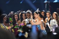 Miss Afrika Selatan Zozibini Tunzi Menang Miss Universe 2019