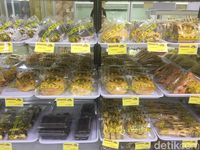 Toko Kue di Depok Tolak Tulis 'Happy Birthday', Bolehnya 'Happy Bornday'