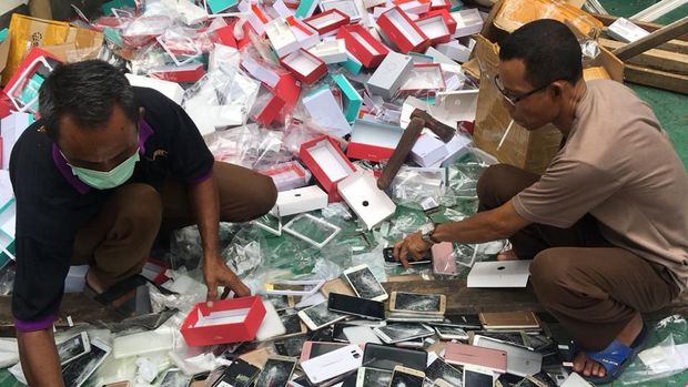  Jeder!!! Jaksa Hancurkan Ribuan iPhone 11, XS, XS MAX hingga X