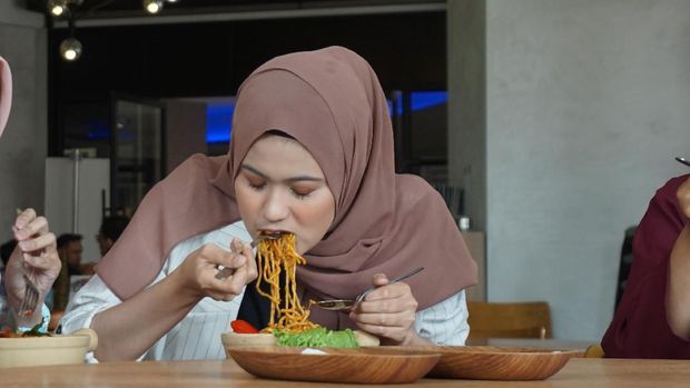 Rasakan Singapura yang Sebenar-benarnya Lewat Restoran Halal Ini