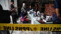 Diketahui sejumlah produk kosmetik dan obat-obatan ilegal tersebut diamankan oleh BPOM karena tak memiliki izin edar.