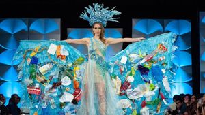 Foto 10 Kostum Nasional Heboh Miss Universe, Ada yang Bawa Sampah