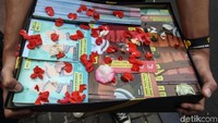 Aksi yang dinamakan PENA (Penyerahan Pesan Perubahan) ini dalam rangka memperingati hari HAM Internasional pada 10 Desember.
