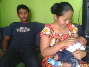 Ortu Bayi Tanpa Anus Terbelit Utang Rentenir demi Biayai Operasi Anaknya