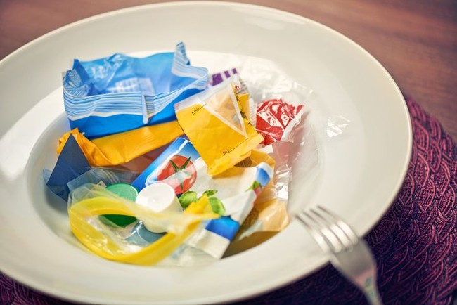 Ini 5 Makanan Mengandung Plastik yang Bikin Heboh