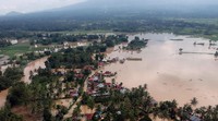 Curah hujan yang tinggi sejak Senin (9/12) tersebut membuat sungai meluap dan mengakibatkan banjir.