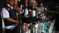 Akibat produk ilegal ini, negara dirugikan miliaran rupiah.