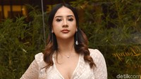 Selain itu ada Anya Geraldine yang menceritakan kisahnya di dunia film hingga asmara yang membawanya ke dunia hiburan. Pool/Noel/detikFoto.