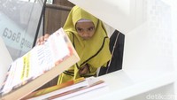 Sejumlah buku disediakan.