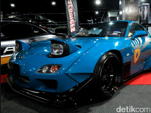 Mobil Legendaris Mazda RX-7 Tampil Lebih Modis dan Ngacir