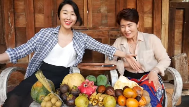 Serunya Pengalaman Orang Korea Cicip Salak hingga Duku Pertama Kali!