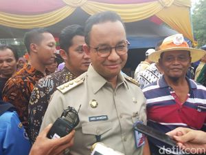 Malam Imlek, Anies Kunjungi Wihara Dharma Bhakti Petak Sembilan