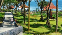 Sebenarnya kawasan Batu Hiu cukup nyaman. Hanya saja, wisatawan yang datang ke sana tidak signifikan (Faizal Amiruddin/detikcom)