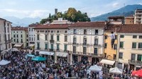 Inilah Kota Schio di Provinsi Vincenza, Italia. Schio punya hari di mana kota ini berubah dan terlihat seperti Inggris dari pada Italia, British Day Schio. (Rossi Thomson/BBC)