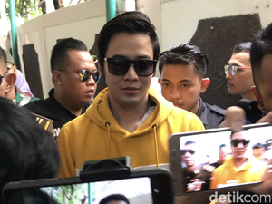 Kriss Hatta Tegaskan Pacaran dengan Voke Victoria