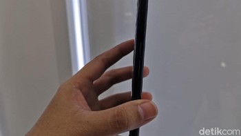 Melihat desain dan tampilan, sepertinya ponsel ini siap diproduksi masal. Foto: Aisyah Kamaliah/detikINET