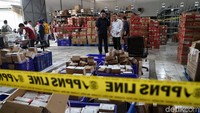 Beragam produk ilegal itu akan diamankan oleh BPOM guna keperluan penyelidikan lebih lanjut.