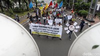 Ketua BEM UI Manik Marganamahendra mengatakan dalam aksi ini mahasiswa masih membawa isu #ReformasiDikorupsi.