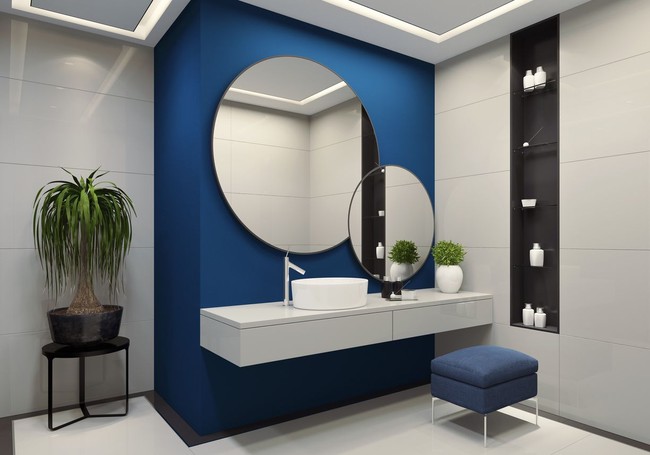 Inspirasi interior kamar mandi dengan sentuhan Classic Blue sebagai tren warna 2020. (Foto: iStock)