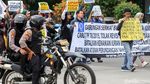 Massa Geruduk Istana Peringati Hari HAM Internasional