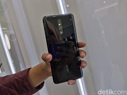 Canggih! Ini Dia Ponsel Oppo dengan Kamera di Dalam Layar