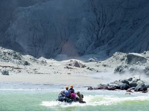 Erupsi Gunung Api Tewaskan 13 Orang, Polisi Selandia Baru Lakukan Penyelidikan