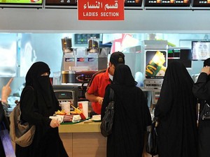 Masuk ke Restoran di Arab Saudi Tak Lagi Dipisahkan Jenis Kelamin