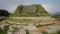 Stupa berukuran besar ini bernama Dharmarajika. Stupa ini dikelilingi reruntuhan-reruntuhan kota Taxilia yang hancur. (iStock)