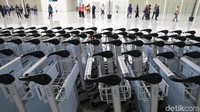 Kemegahan sekaligus kekayaan bumi Kalimantan  terlihat pada desain bandara yang menyerupai intan permata dengan bentuk atap yang menyerupai perahu jukung yang juga merupakan salah satu ciri khas Kalimantan Selatan. Oleh karena itu bandara ini juga disebut sebagai “Jewel of Borneo”.