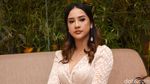 Hujan-hujan Ditemani Anya Geraldine