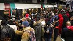 Ada Mogok Kerja Massal, Warga Menumpuk di Stasiun Kereta Paris