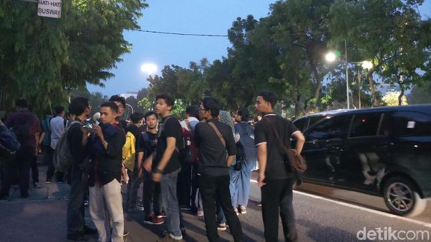 Demo Peringatan Hari HAM Sedunia di Depan Istana Bubar, Lalin Lancar