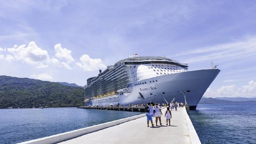 Ilustrasi Kapal Pesiar