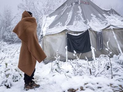 Ratusan Imigran di Bosnia Terancam Tewas Membeku