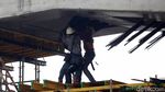 Pekerja Bahu Membahu Selesaikan Proyek Tol Becakayu Seksi 2A