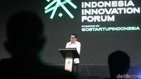 Menteri Pariwisata dan Ekonomi Kreatif (Menparekraf) Wishnutama mengatakan bahwa pemerintah akan berburu perusahaan aplikasi asing yang menarik untung di Indonesia agar berinvestasi di Indonesia.