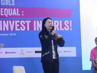 Potret 6 Wanita yang Dobrak Stereotip, Kapten Bola Hingga Direktur Konstruksi